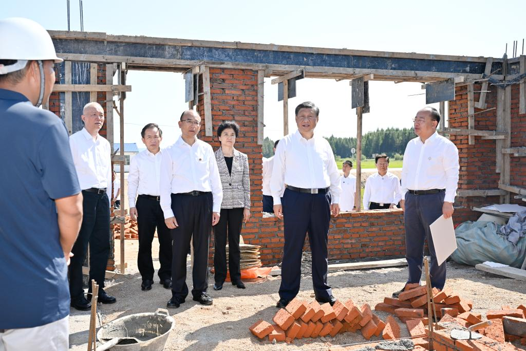 Xi visits flood-affected villagers in NE China's Heilongjiang Province