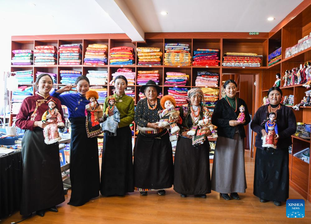 Handmade dolls bring fortunes to local residents in SW China's county