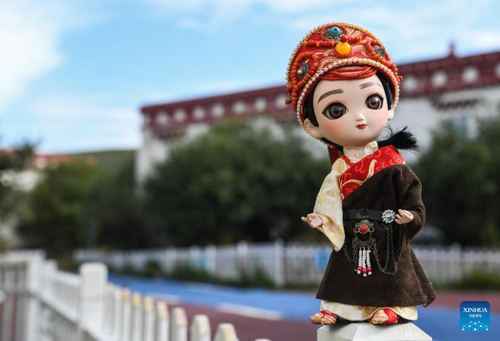 Handmade dolls bring fortunes to local residents in SW China's county