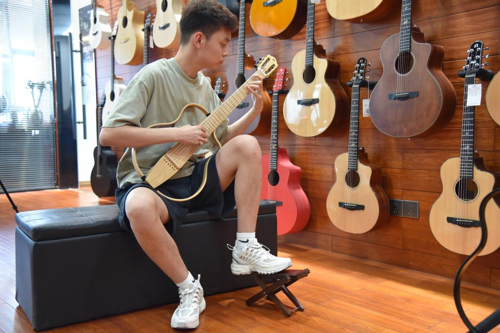 Economic Watch: Chinese guitar-making industry rides on wave of Belt and Road Initiative