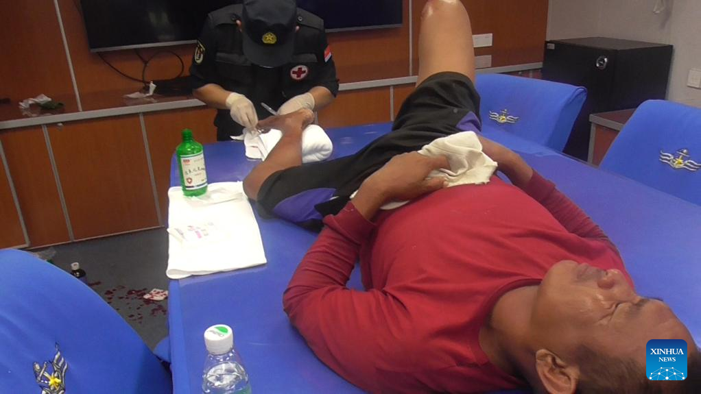 PLA navy rescues wounded Philippine fisherman