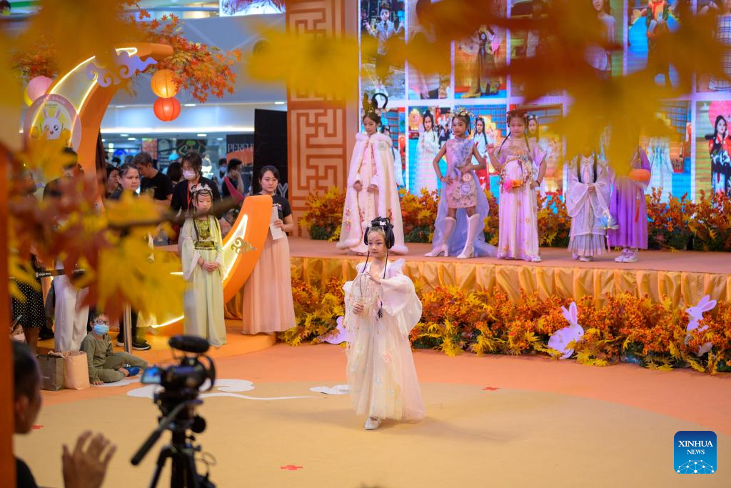 Event held to celebrate upcoming Mid-Autumn Festival in Malaysia