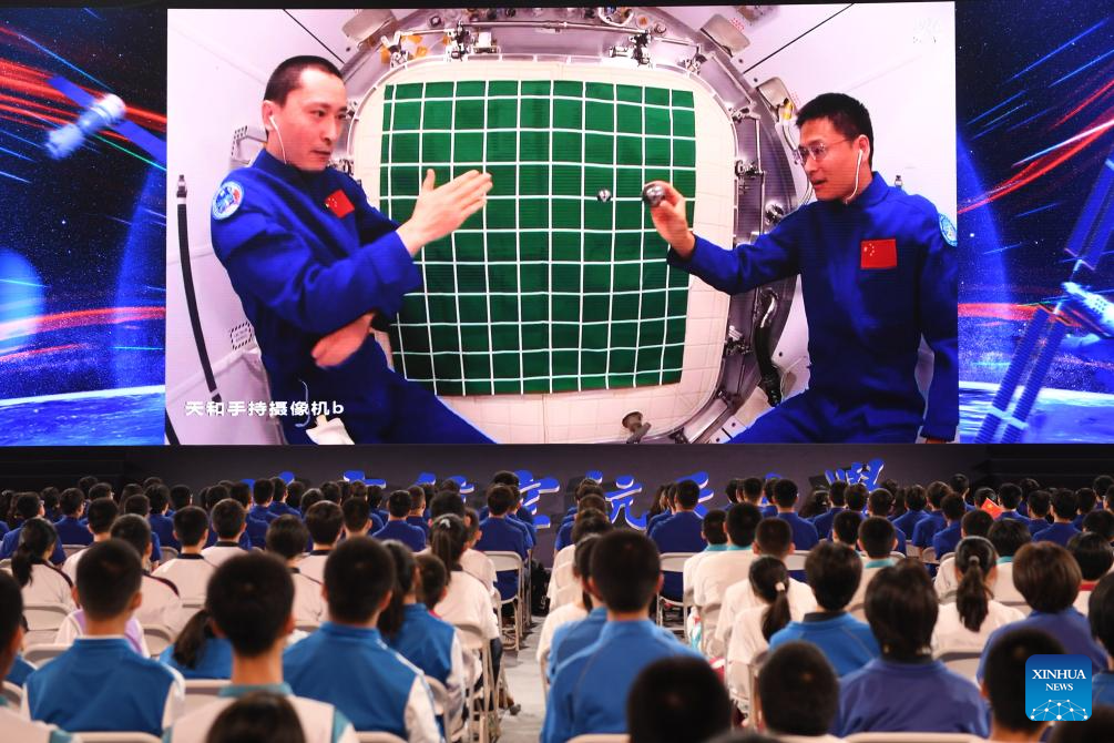 China Focus: Chinese astronauts deliver lecture from space station
