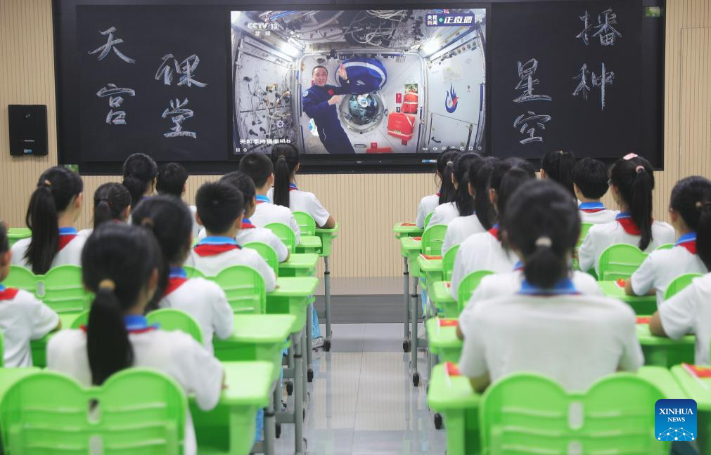 China Focus: Chinese astronauts deliver lecture from space station