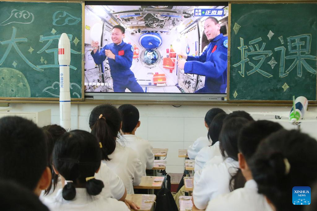 China Focus: Chinese astronauts deliver lecture from space station