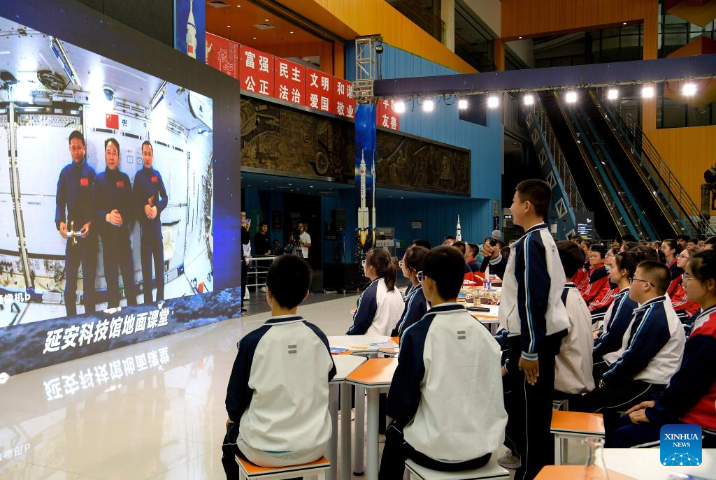 China Focus: Chinese astronauts deliver lecture from space station