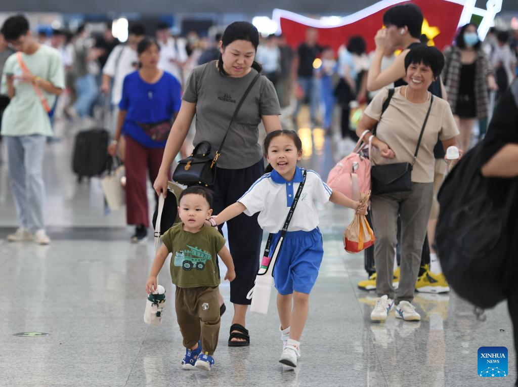China sees peak travel, tourism season during Mid-Autumn Festival and National Day holiday