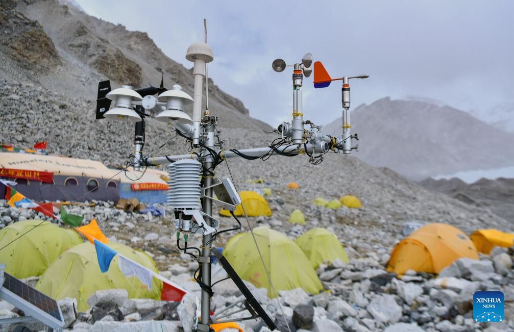 Chinese scientists establish meteorological observation stations on Mt. Cho Oyu
