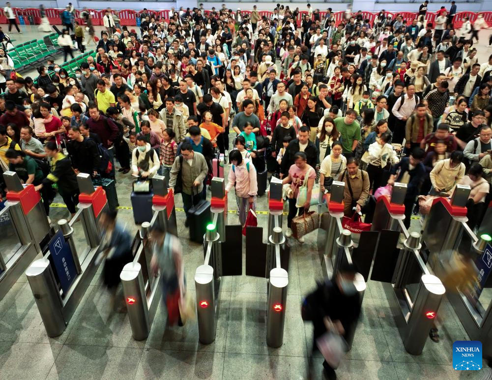 Travel rush on as Mid-Autumn Festival and National Day holiday period coming to end