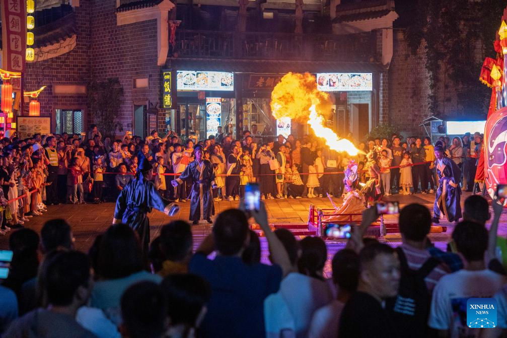 Tourism booms across China during Mid-Autumn Festival and National Day holiday