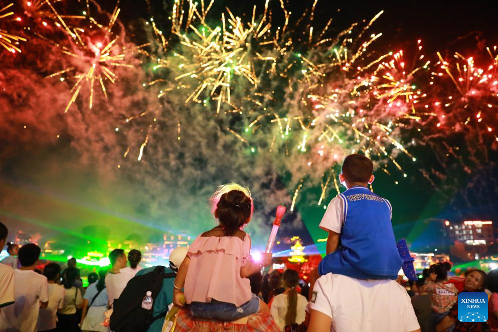 Tourism booms across China during Mid-Autumn Festival and National Day holiday