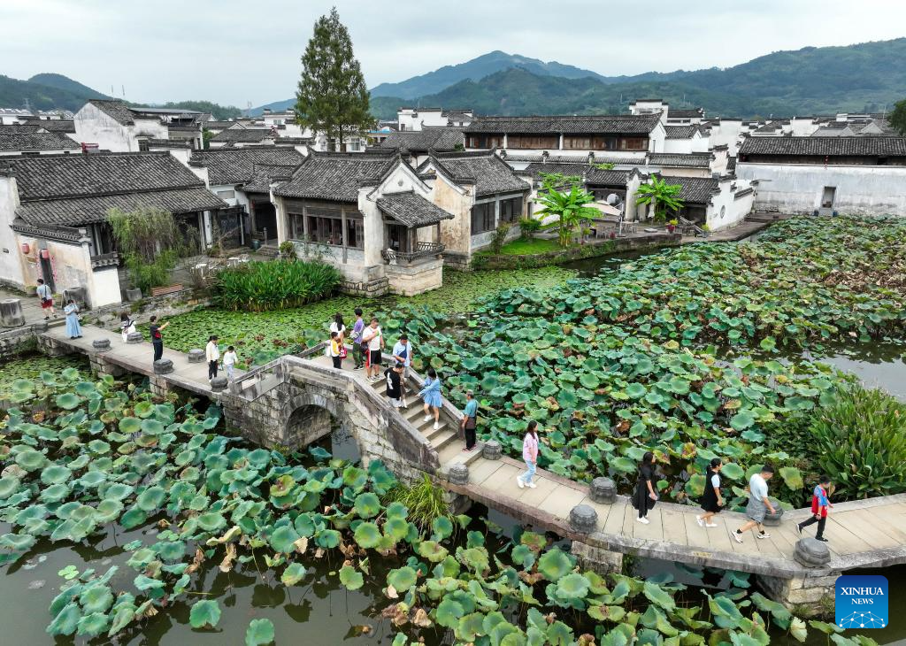 Tourism booms across China during Mid-Autumn Festival and National Day holiday