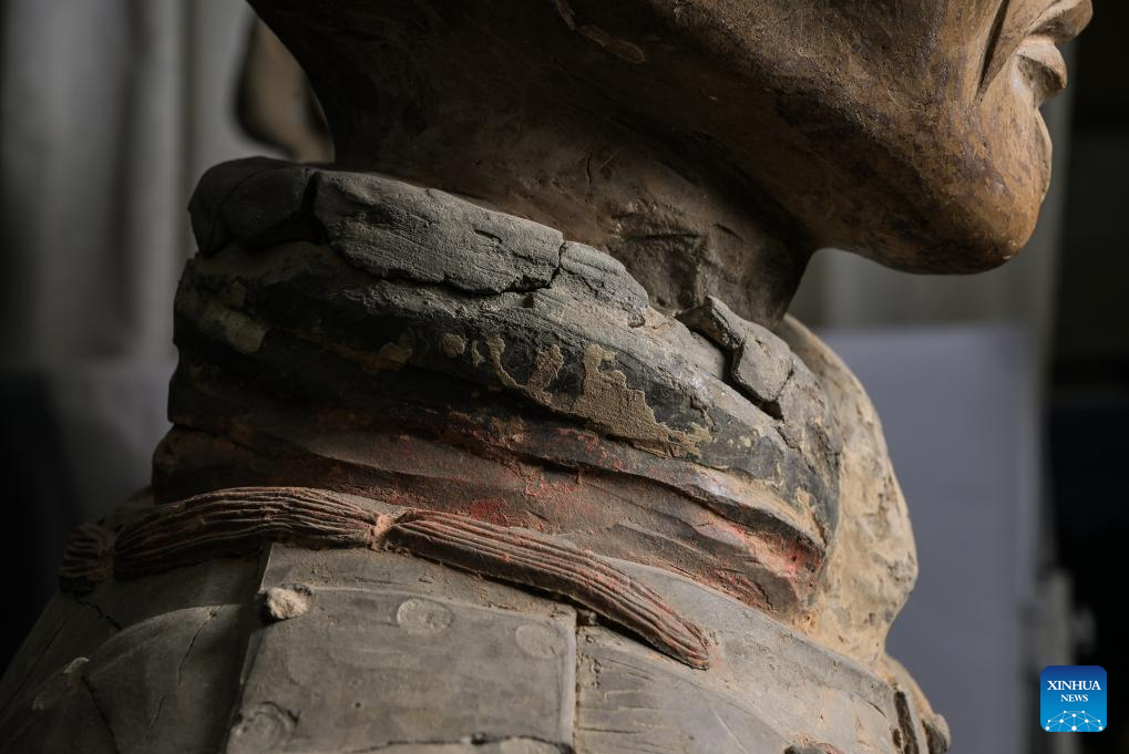 Experts restore Terracotta Warriors in Xi'an