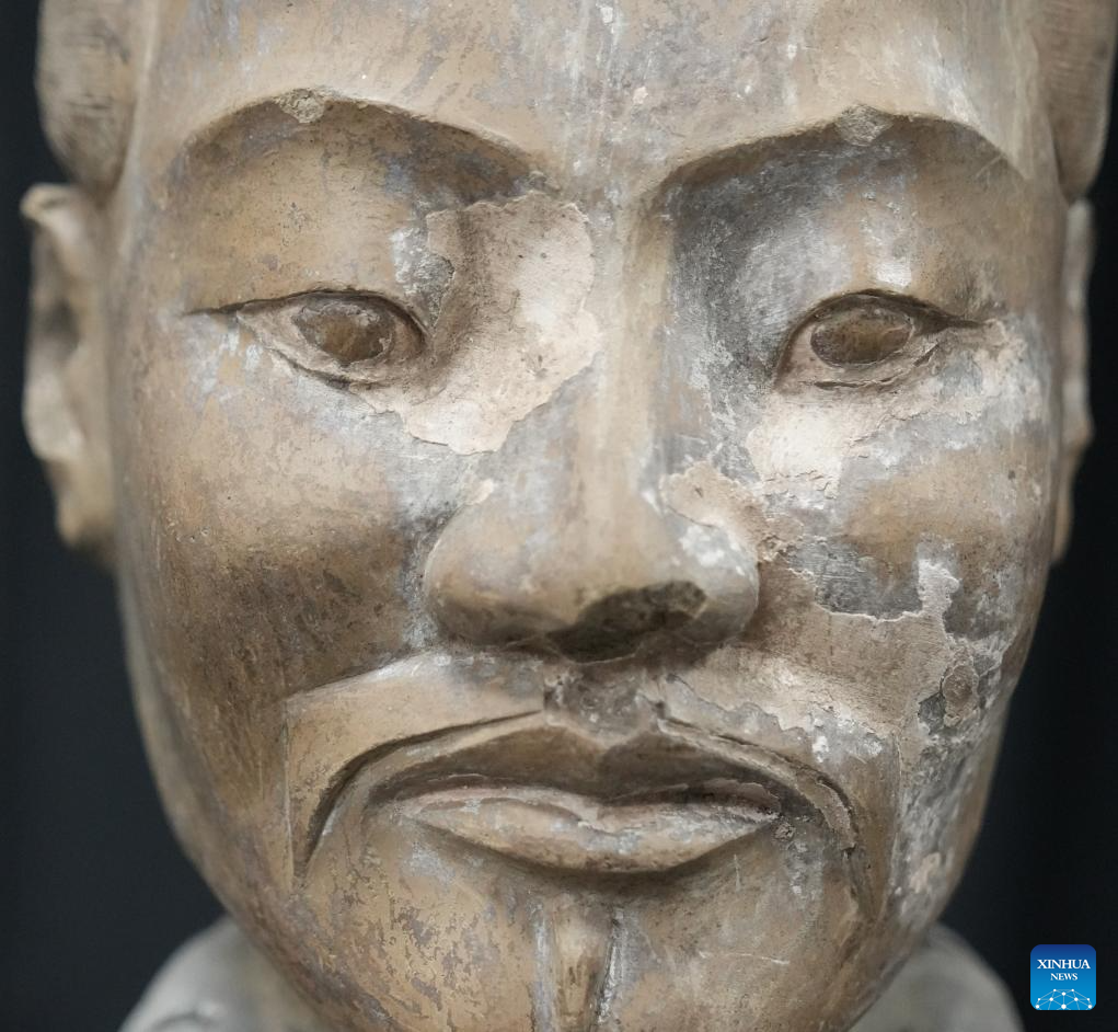 Experts restore Terracotta Warriors in Xi'an