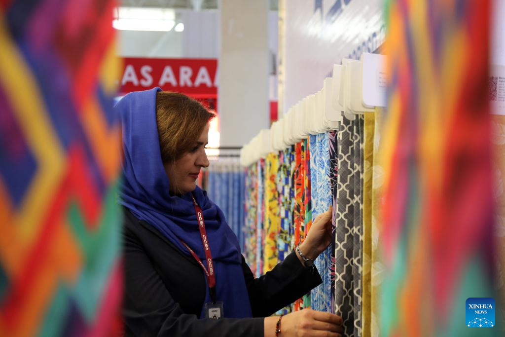 Int'l textile, clothing exhibitions open in Iran's capital