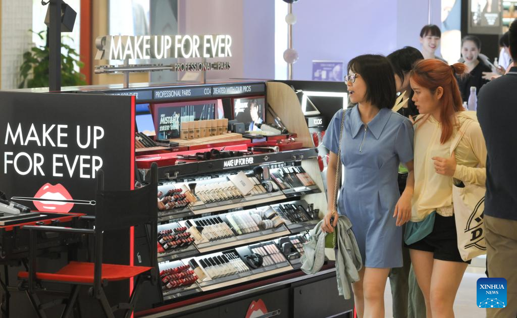 Offshore duty-free sales in China's Hainan top 28 bln USD over 12 yrs
