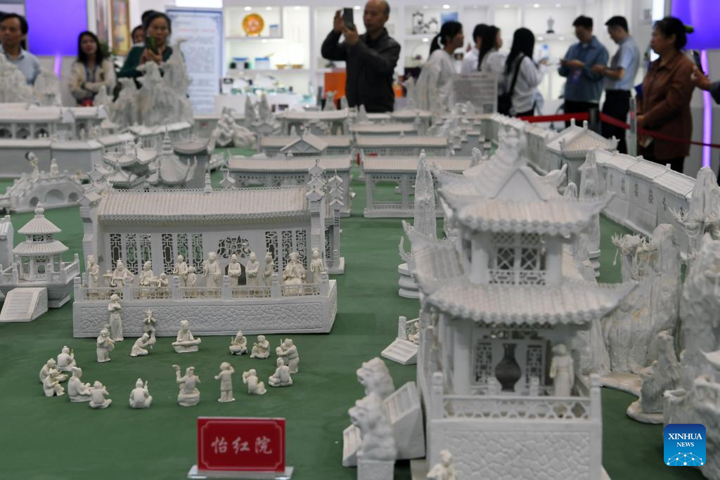 China Focus: Global ceramic expo opens in China's 