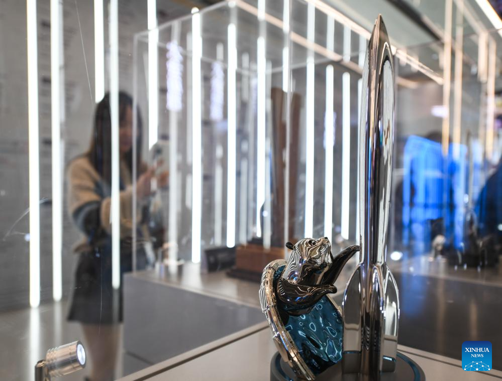 Chinese sci-fi writer Hai Ya wins Hugo Award for Best Novelette