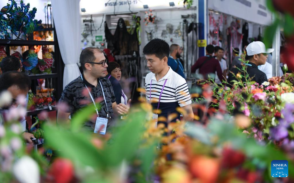 2nd phase of Canton Fair opens in Guangzhou, S China