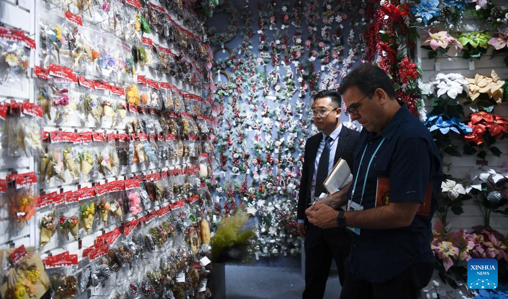 2nd phase of Canton Fair opens in Guangzhou, S China