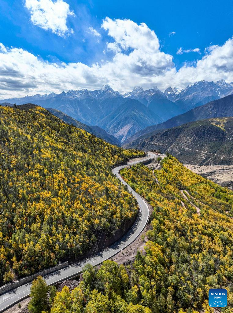 Autumn scenery of Hongla Mountain in SW China's Tibet