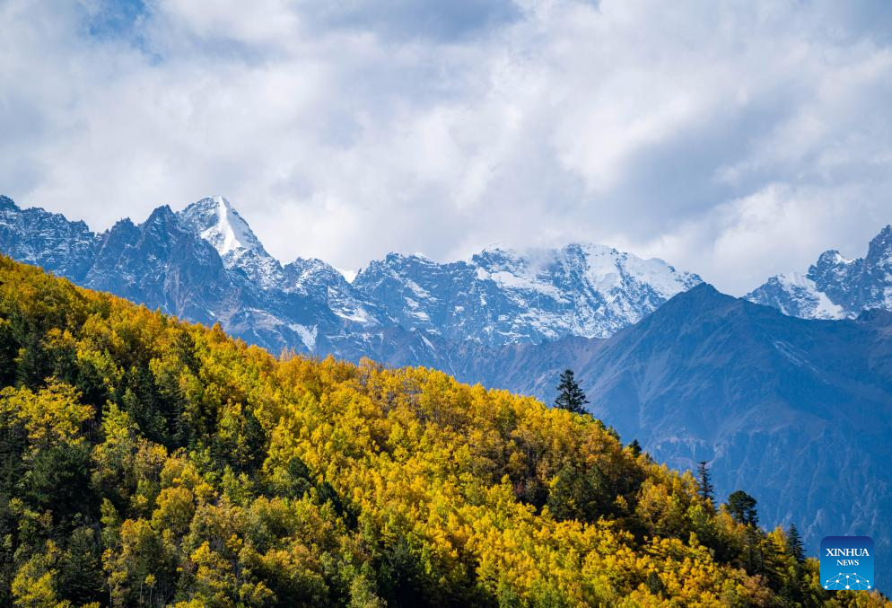Autumn scenery of Hongla Mountain in SW China's Tibet