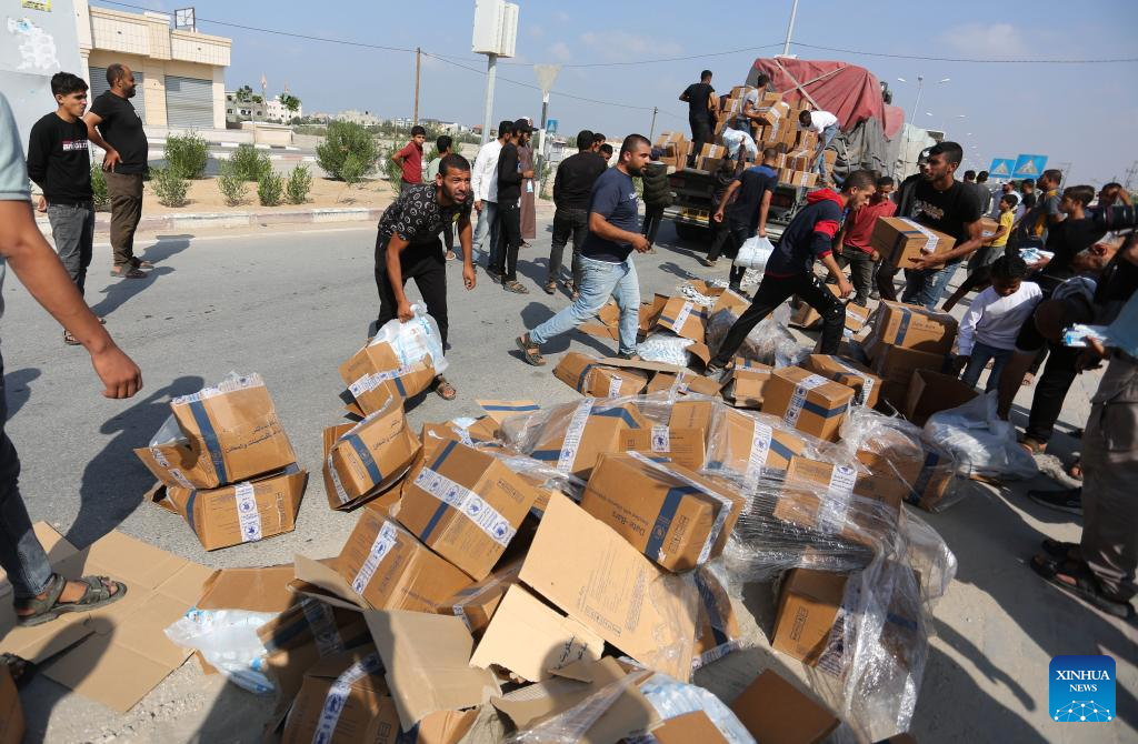 Aid delivery, foreign evacuation continue at Rafah crossing: Egyptian source