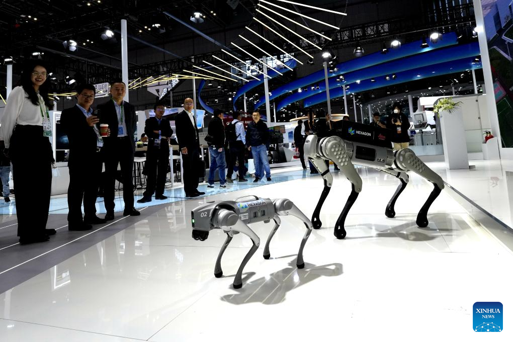 AI technology attracts visitors at CIIE