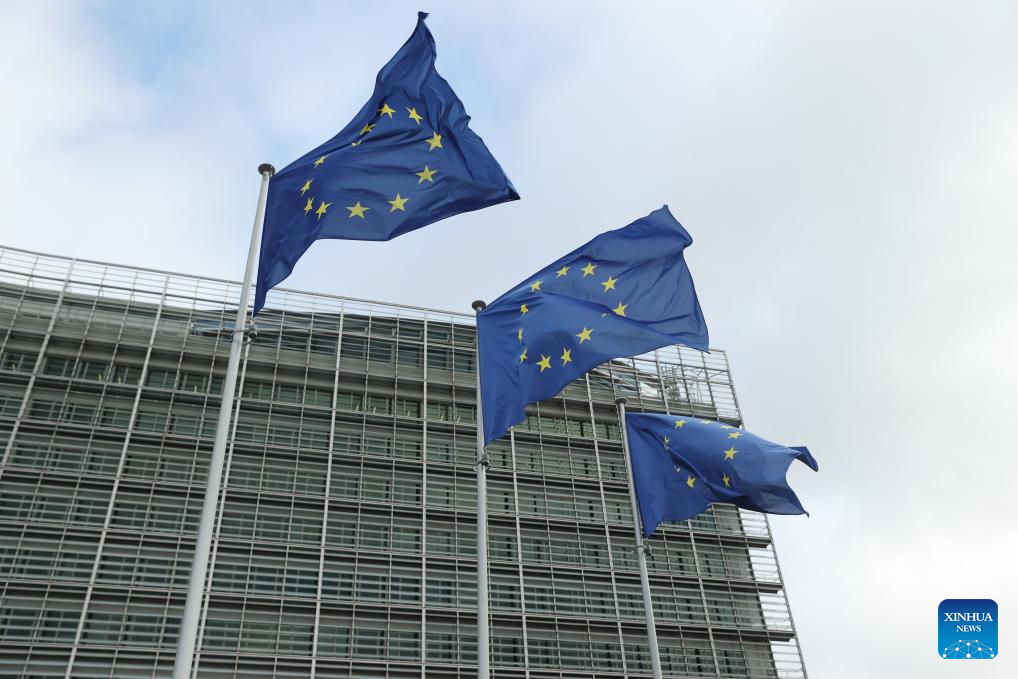 European Commission lowers EU, eurozone economic growth forecast