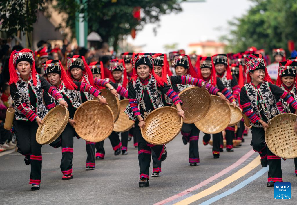 Long street banquet held during cultural tourism festival in China's Yunnan