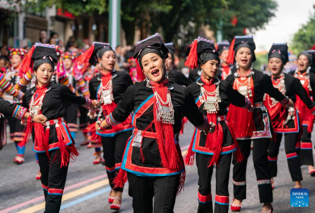 Long street banquet held during cultural tourism festival in China's Yunnan