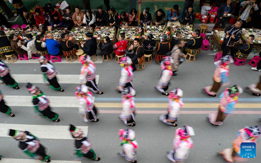 Long street banquet held during cultural tourism festival in China's Yunnan