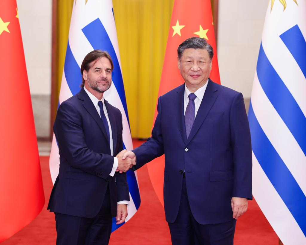 Xi, Uruguayan president hold talks, elevate ties to comprehensive strategic partnership