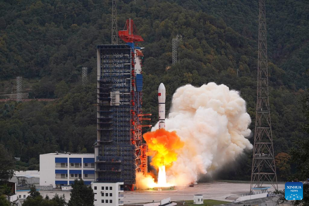 China launches tech-experiment satellite