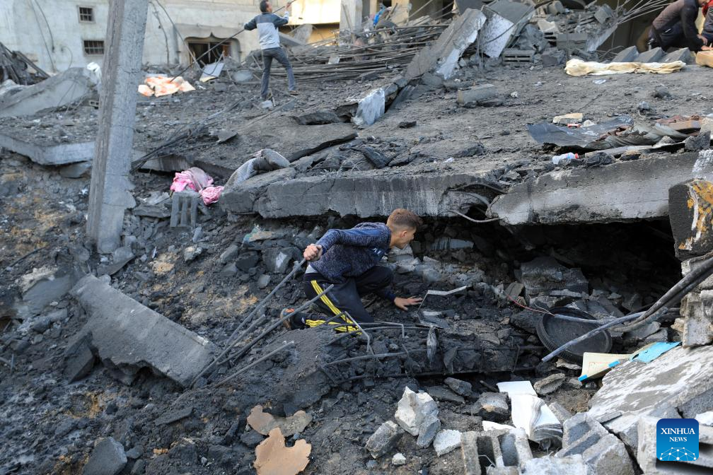 Israeli attacks continue in Gaza as truce postponed