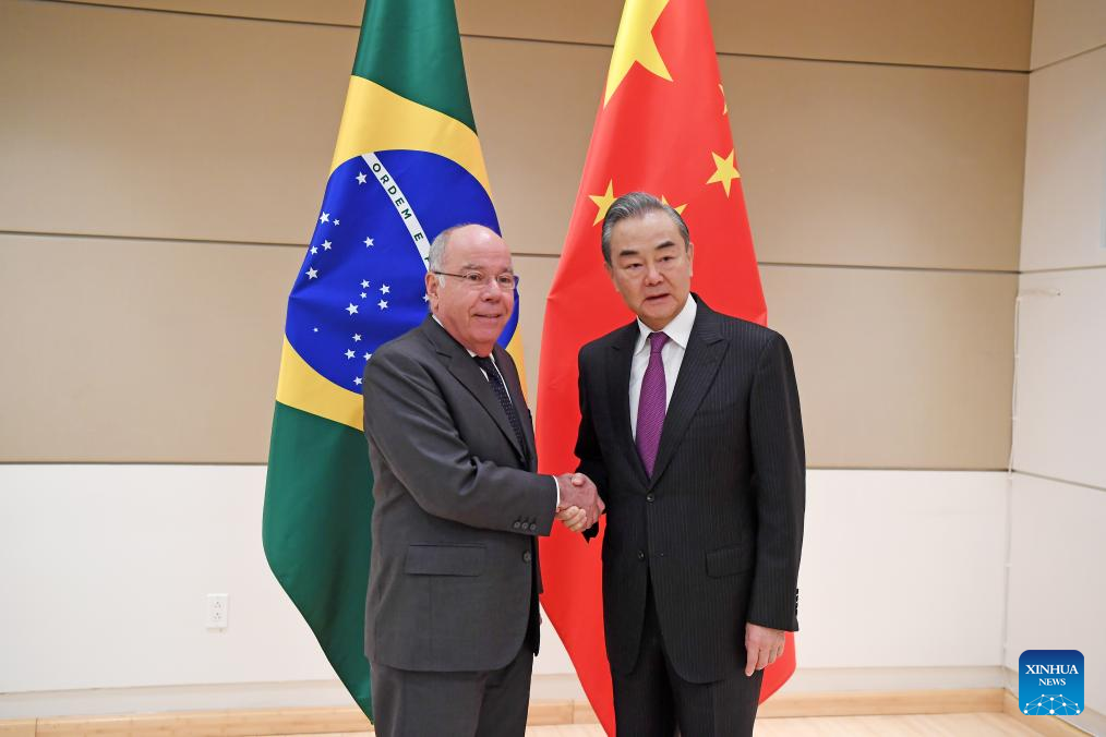 Chinese FM calls for lifting China-Brazil ties to new level
