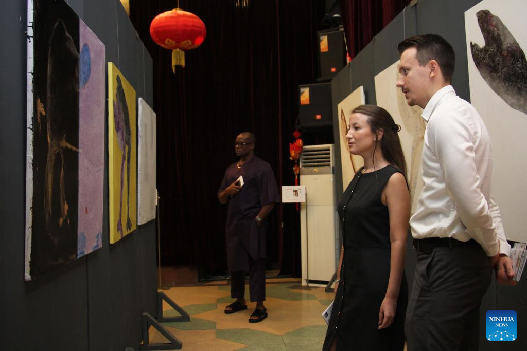 Exhibition of works of young Chinese, Beninese artists celebrates booming cultural exchanges