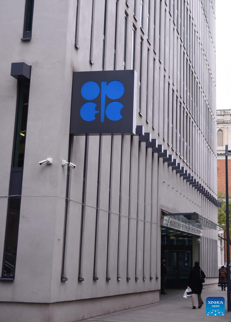 OPEC+ further cuts oil output amid falling prices