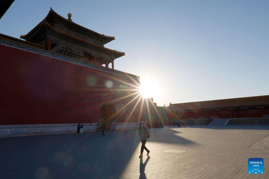 Tourists visit Palace Museum in Beijing