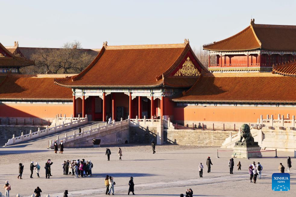 Tourists visit Palace Museum in Beijing
