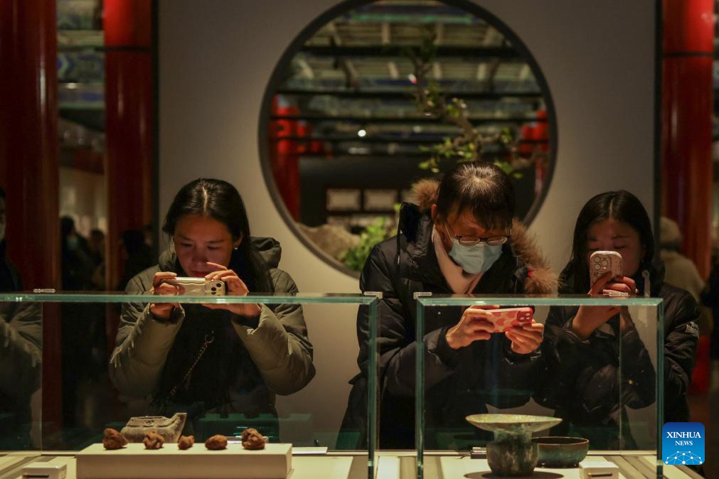 Tourists visit Palace Museum in Beijing