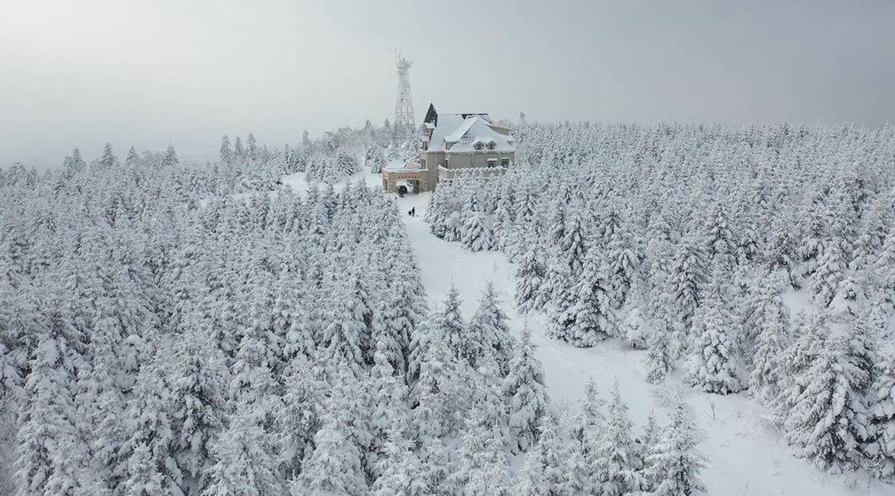 Changbai Mountain transforms into a winter paradise