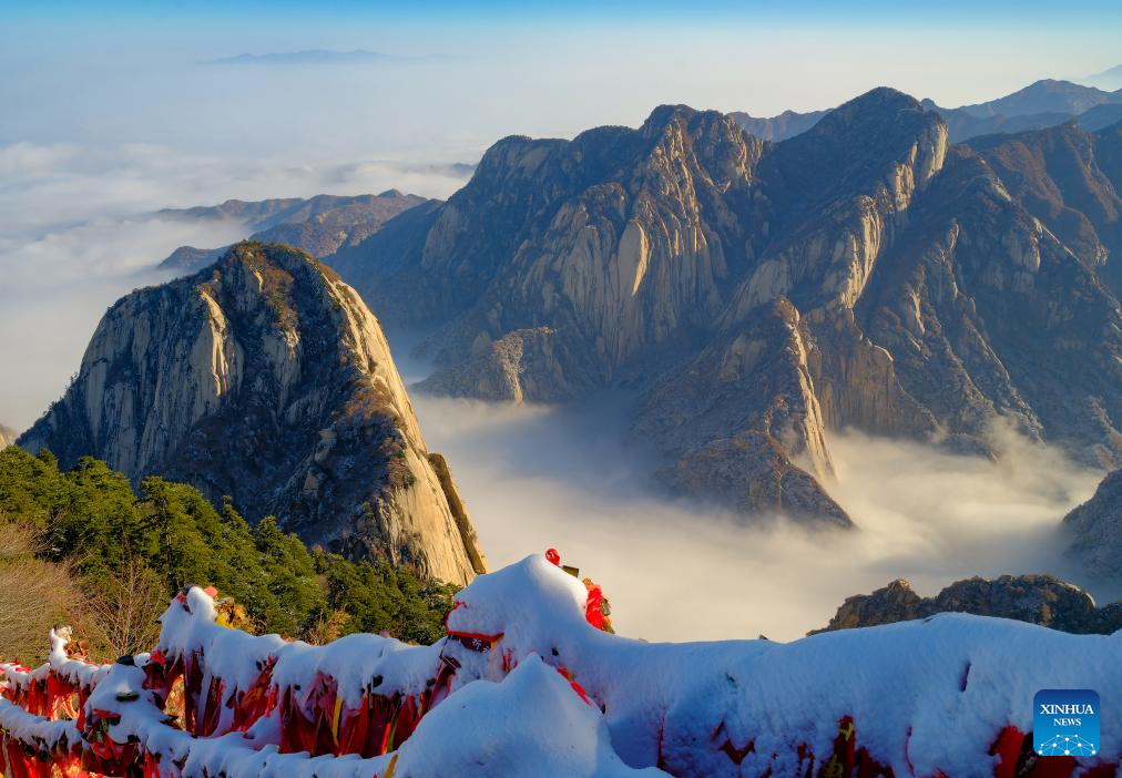 Snow scenery of Huashan Mountain in NW China's Shaanxi