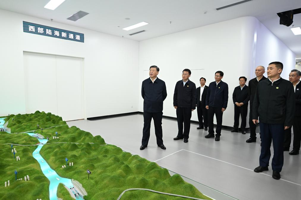 Xi inspects Nanning in south China's Guangxi