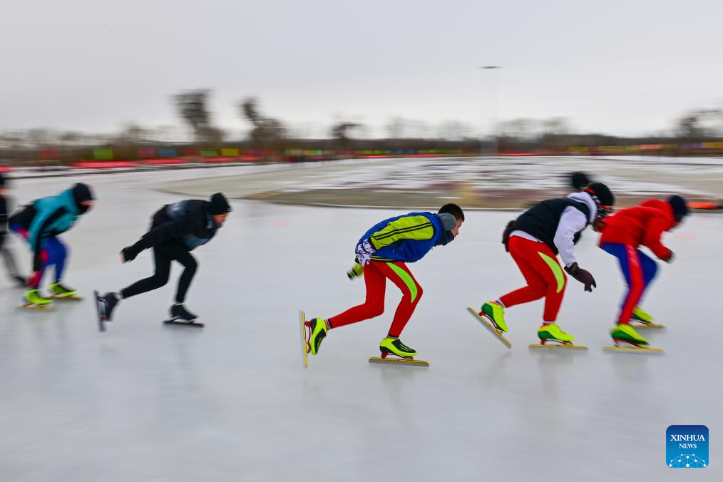 Schools integrate ice and snow sports into education curriculum in Xinjiang's Beitun City