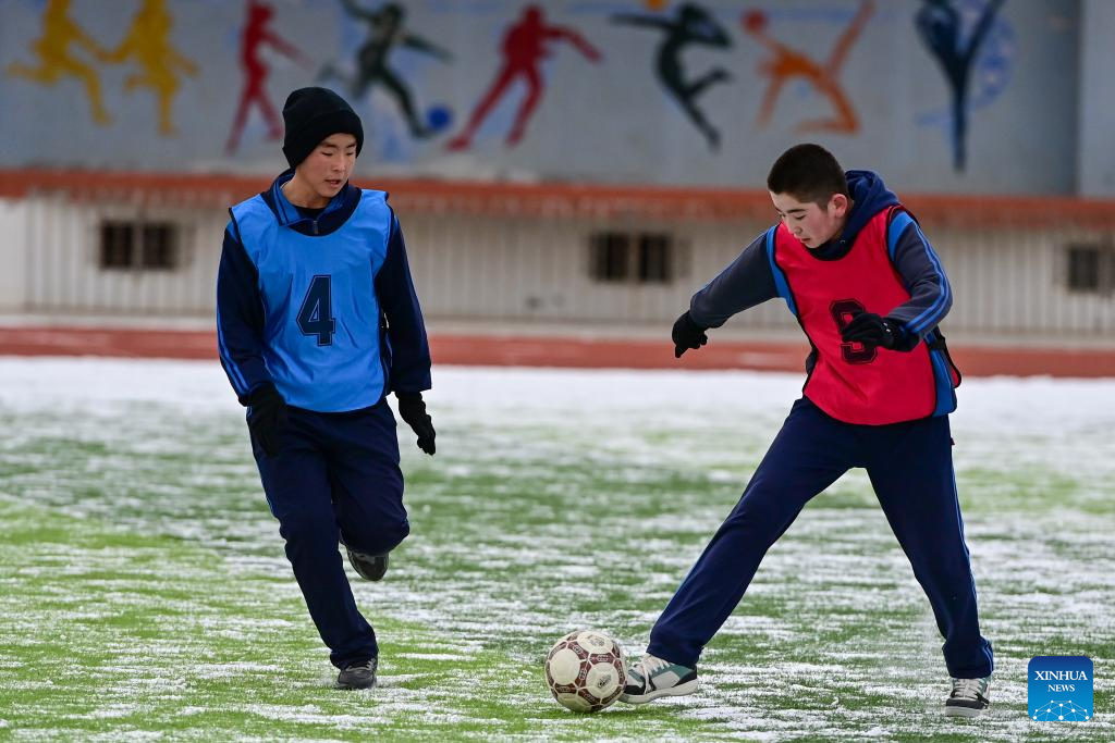 Schools integrate ice and snow sports into education curriculum in Xinjiang's Beitun City