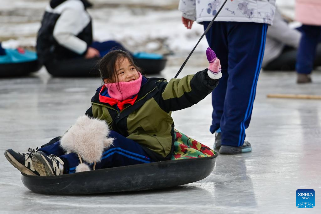 Schools integrate ice and snow sports into education curriculum in Xinjiang's Beitun City