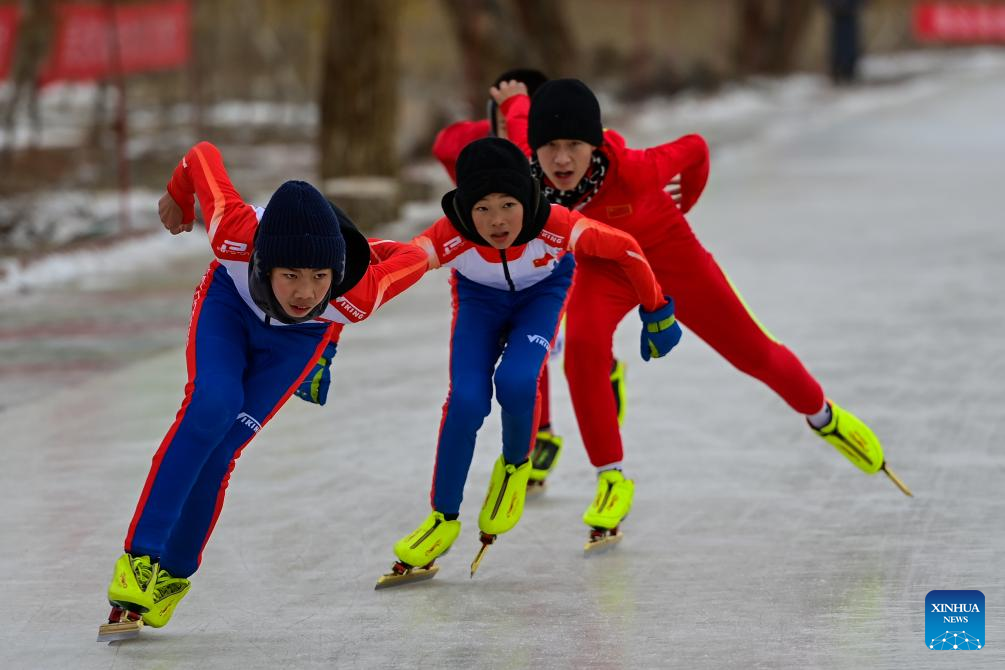 Schools integrate ice and snow sports into education curriculum in Xinjiang's Beitun City