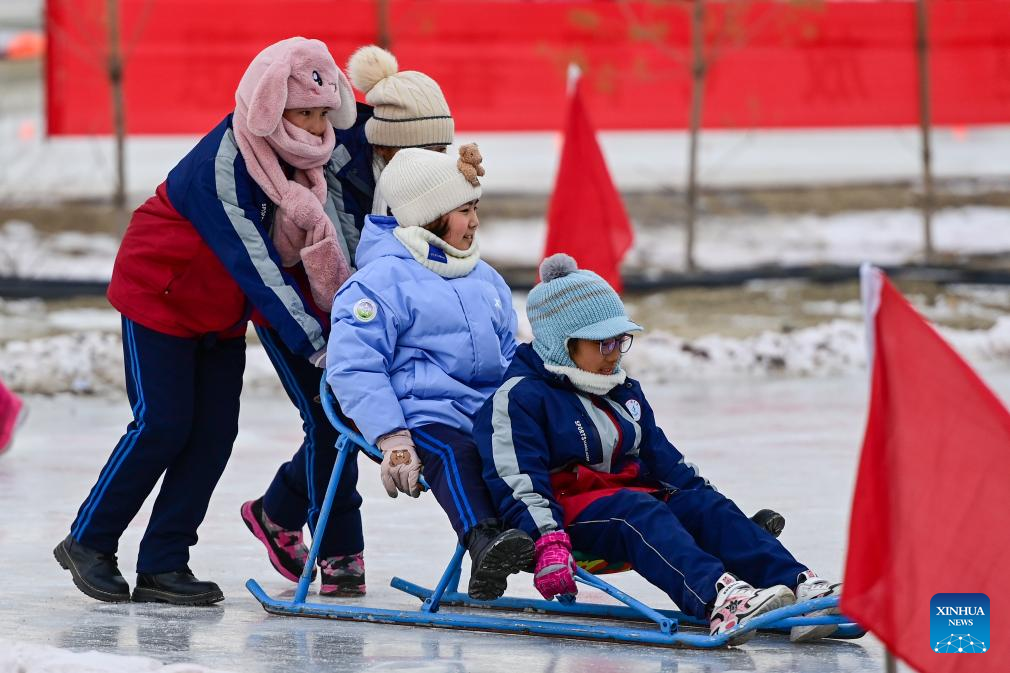 Schools integrate ice and snow sports into education curriculum in Xinjiang's Beitun City