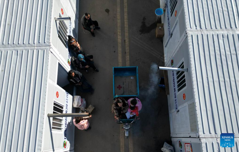 Quake-affected people relocated to prefab houses in Qinghai